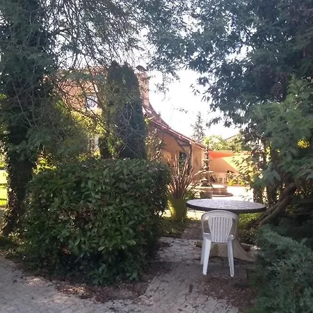 Domaine Oustau Cassou Chez Yanou Et Yanetto Sevignacq